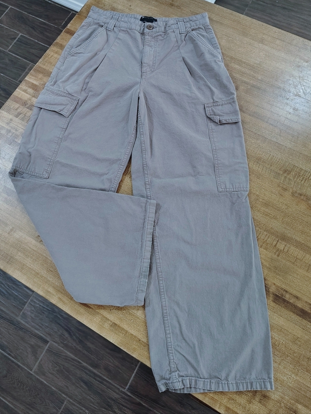 ASOS DESIGN Wide Leg Cargo Pants with Pleats Size 6